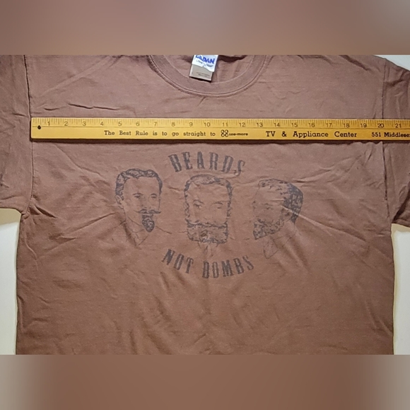 🧔BEARDS NOT BOMBS💥 tee - Picture 3 of 5